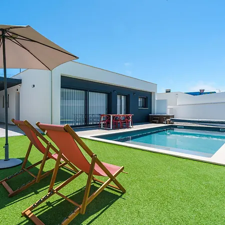 Tropical With Jacuzzi And Private Swimming Pool