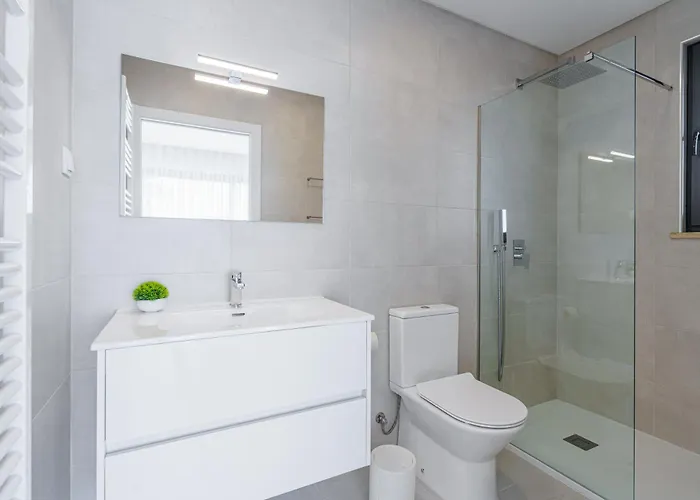 Tropical With Jacuzzi And Private Swimming Pool Santa Barbara (Lisbon)